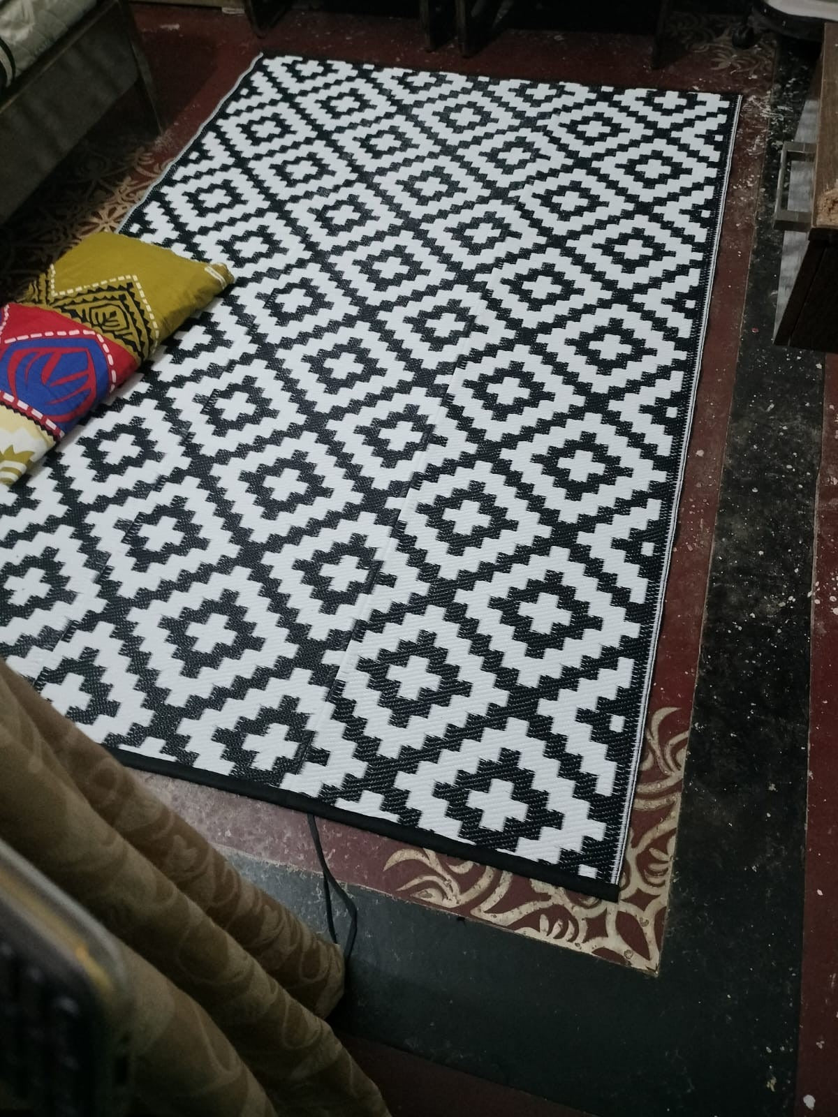 Plastic Mat, Indoor/Outdoor Rug, Chitai Mat (4' x 6')
